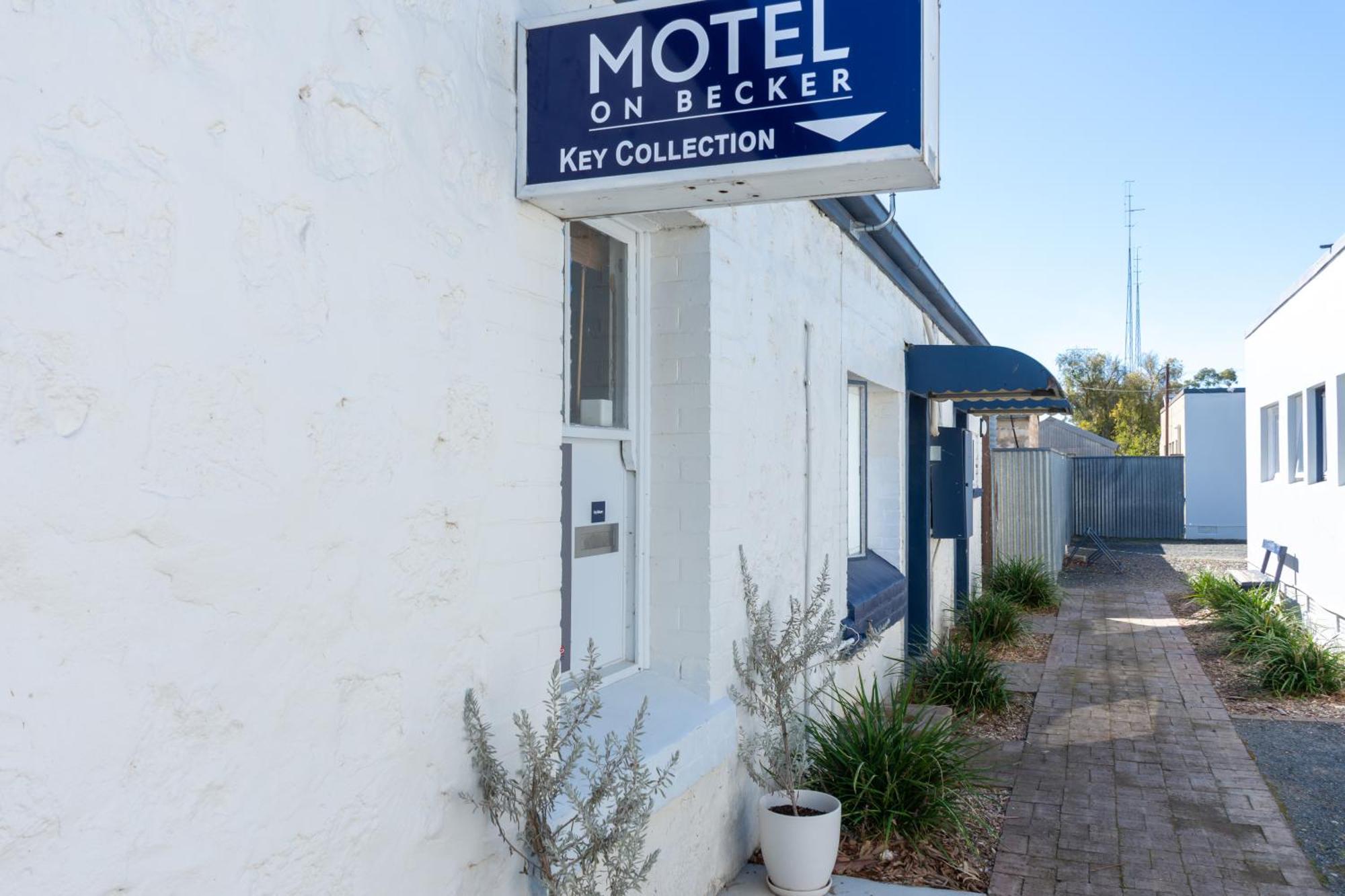 Motel On Becker Tintinara Eksteriør billede